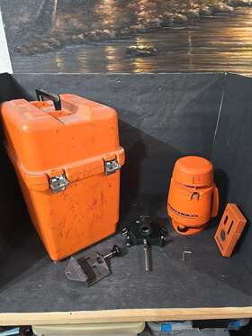 578179 Heerbrugg Wild Lna2 Rotating Laser Level With Case For Parts Or Repair No Charger
