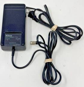 Q-70u Nikon Quick Charger Genuine