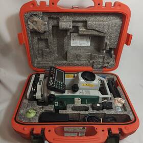 105717 Sokkia Set 550rx Total Station Working With Case Charger Batteries And Accessories