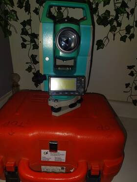Sokkia D21866 Set 510 Surveying Total Station