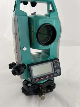 D22824 Sokkia Reflectorless Total Station Lea 530r Damaged Screen Ships Fast