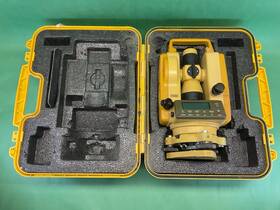Et-20 South Et20 Electronic Theodolite With Case - Untested