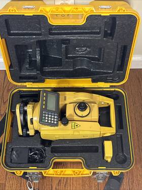 Nts-360r South Reflectorless Total Station Hard Case Batteries Included Survey