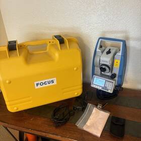 Hna33280 Spectra Geospatial Focus 3 2 Inch Total Station - For Parts Or Repair Untested