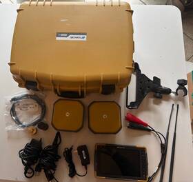 1049232-04 Topcon Hiper Xr With Fx-6400 Tablet Case And Tripods