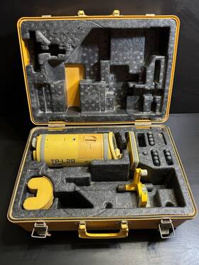 Cls03160 Topcon Tp-l2b Red Beam Auto Alignment Pipe Laser With Rc-200 Remote And Case