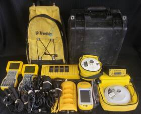 46475-10 Trimble Gps Lot - Geoexplorer Ce Hurricane L1 Tsc1 Beacon And More