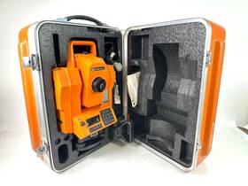 Gdm-4400 Trimble Geotronics Ab Geodimeter Surveying With Case And Battery Unit