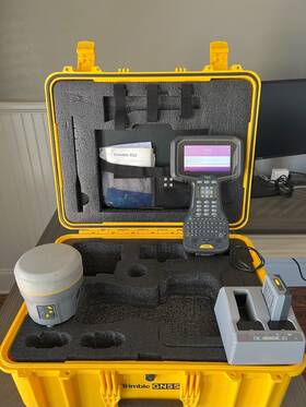 Tsc5 Trimble R12 Uhf Gnss Receiver With Data Collector