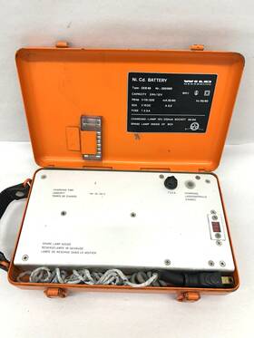 Geb49 Wild Heerbrugg Ni Cd Battery Box